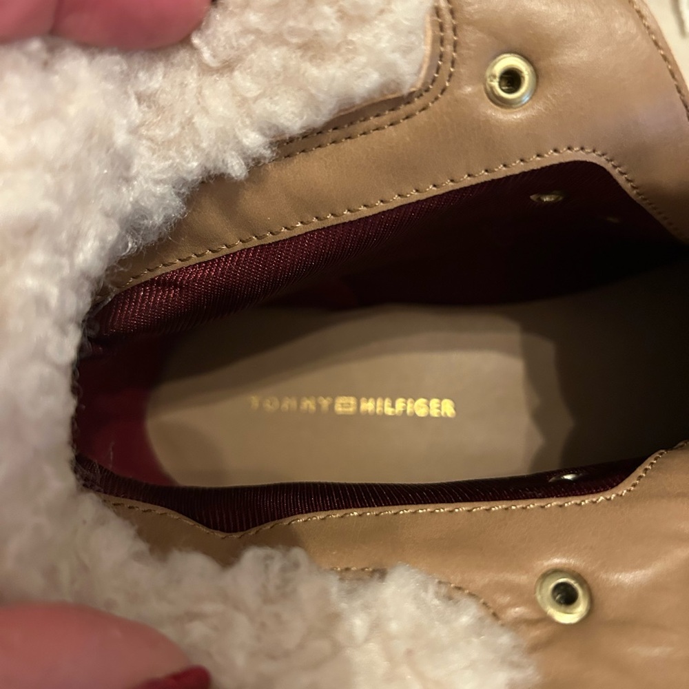 Tommy Hilfiger Tan Shearling-Lined Winter Boots - Picture 5 of 6